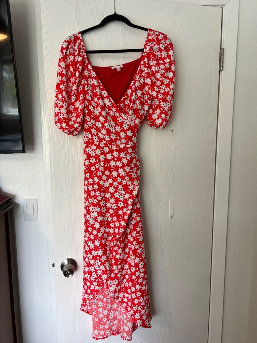Leith Red Floral Puff Sleeve V-Neck Maxi Dress